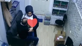 Türbanlı Pet Shop Dükkanında