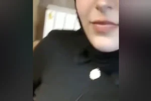 Snaptan Düşen Ünili Türbanlı