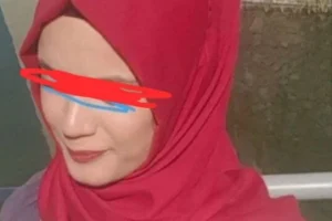 Türbanlı Hatun Esra