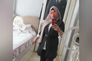 Türbanlı Kadın ve Sevgilisi