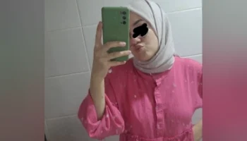 Azgın türbanlı kızın arşivi