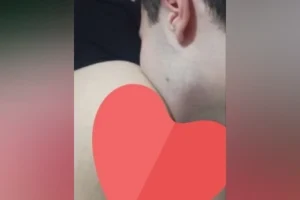 Beyler aynı zamanda göt deliğini falan da yalıyor