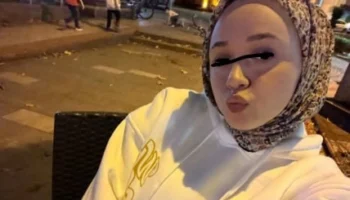 Büyük göğüslü türbanlı