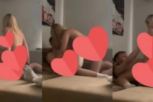 Dövmeli Doyumsuz Sarışın Garip Olacak