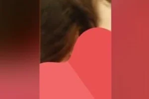 Güzel kadın yalayıp oturma