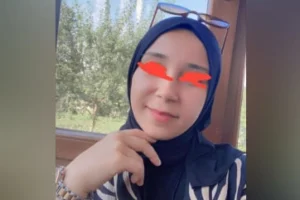 Güzel türbanlı kızın resimleri