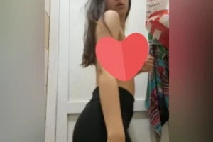 İzmitli Hatun Ne Bulduysa Sokuyor