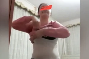 Kızın geniş arşivi kaçırmayın
