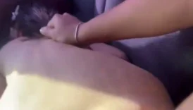Manitasını Arabada Sikiyor