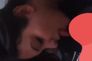 Sevgilisi sakso çekince çok fena kendinden geçiyor