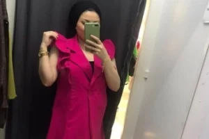 Türbanlı Nagehan kendisini sergiliyor