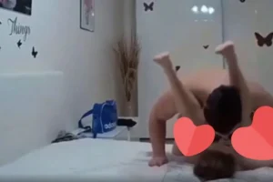 Üniversiteli manitasını okuldan alıp boş eve götürüp amına vuruyor