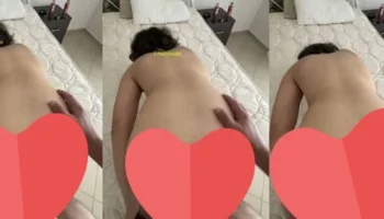amcık minicik sik kafasını anca alıyor