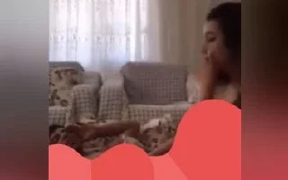 19'luk upuzun saçlı Begümü dayısının oğlu kandırıp sikiyor