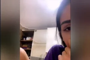 2 Yetmez 3 Olsun Sırayla Gösterip Kukularına Şampanya Patlattıran Üniversiteli Kızların 15 DK Premium Show Yayını