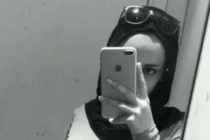 Modern Türbanlı Sıla, 21 yaşında, Snapchat üzerinden düşmüş