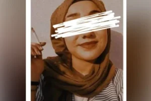 Türbanlı Esra, 18 Yaşında