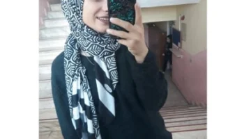 Türbanlı karısı elayı domaltıp siktikten sonra üstüne beline boşalıyor