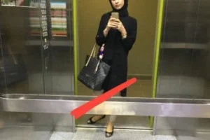 Türbanlı kızın arsivi