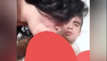 Üvey annesine sakso çektiriyor