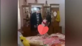 Ağa olacak şerefsiz köylülerden birinin genç kızını acımadan skiyor