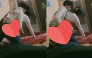 Azgın ergen salonda ablasına saldırıyor
