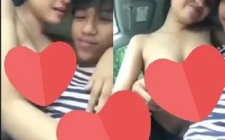 Babasının arabasında sevgilisine sakso çektiren genç