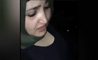 Eskilerden Türbanlı ablamız midem bulanıyor dese de hiç ses etmeden ağzında spermleri patlatıyor