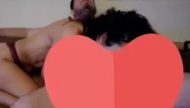 İzmirli İngilizce Öğretmeni Sevgilisine Oral Seks Yaptırıp Kanepede Kucağına Alıp Sikiyor