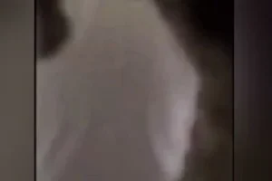 Okulun kaşarina sırayla sakso cektiriyorlar