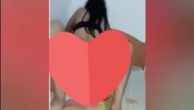 Önce sevgilisinin götünü yalıyor sonra üstünde zıplıyor