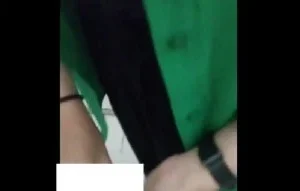 Soyunma Kabininde Türbanlı Sakso