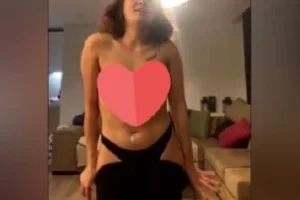 Tatlı kızın 2 videosu