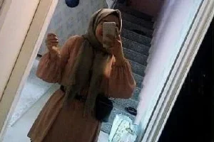 Türbanlı Çıtır Mastürbasyon Yapıyor