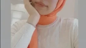 Türbanlı Görüntülü De Şov Yapıyor