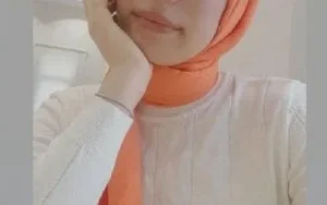 Türbanlı Görüntülü De Şov Yapıyor