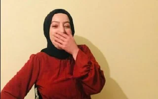 Türbanlı Yengeniz Kucakta