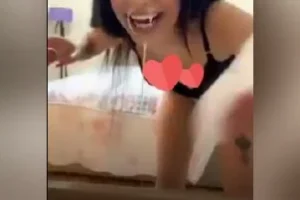 Yayında ağzına boşalıyor