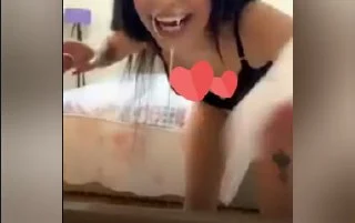 Yayında ağzına boşalıyor