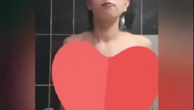 Banyoda Kendini Sergileyen Hatun