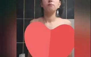 Banyoda Kendini Sergileyen Hatun