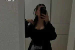 Esmer Çıtırdan Sakso Ve Sikis