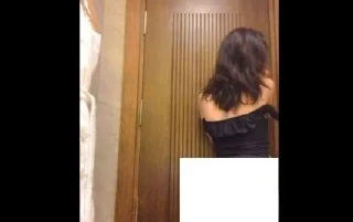 Genç Hatun Banyoda Kendini Sergiliyor