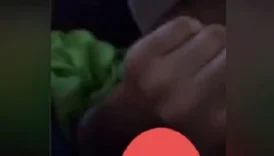 İlk kez sakso çeken kız, sikin çok büyük diye söyleniyor