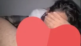Kadını inceleye inceleye düzüyor
