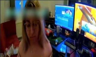 Kankamın annesi Ayren Ablayı playstation oyunu öğretirken s*kiyor