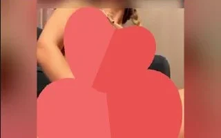 Sarışın m*stürbasyon'cu boşalma yapıyor vibratörüyle