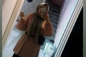 Türbanlı Çıtır Mastürbasyon Yapıyor