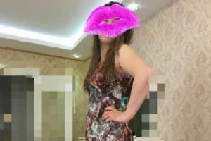Türbanlı Kızın Sevgilisine Attığı Göğüs Videosu ve Efsane Ev Kadını