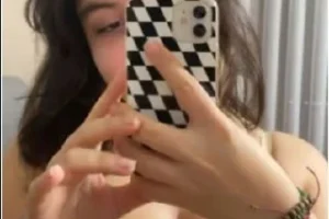 Üniversiteli Berfin Azıyor